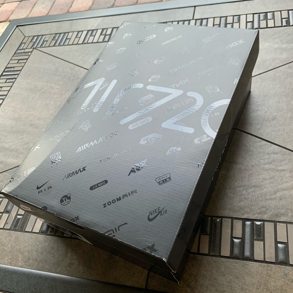 Nike air max 720 • BRAND NEW/NEVER WORN • - Picture 12 of 16